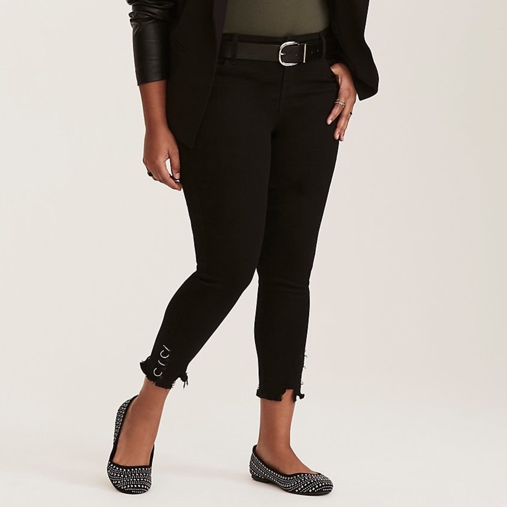 NWT - torrid black, distressed, ankle skinny jeans